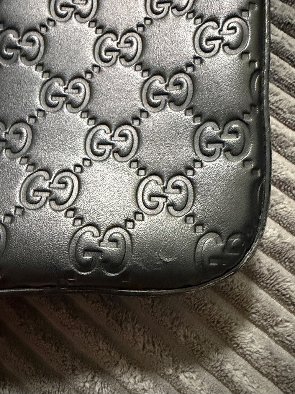 Gucci Black Embossed GG Leather Messenger Bag - Picture 5 of 5